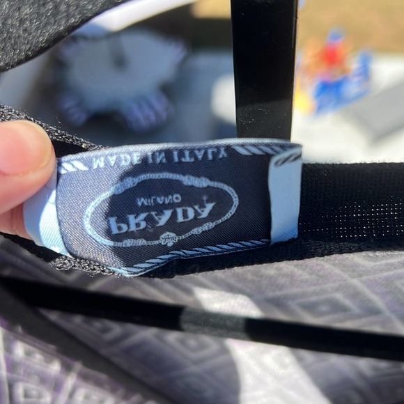 Prada Geometric Cardigan Size 42 - Picture 4 of 9